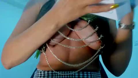 Snapshot of samantha_milfs chatting on 10/31/25, 11:11 samantha_milfs online show from 10/31/25, 11:11