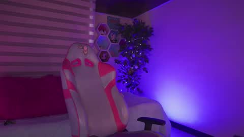 Snapshot of samantha_owen_ chatting on 09/20/25, 01:34 SAMY online show from 09/20/25, 01:34