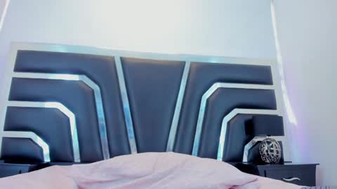 Snapshot of samanthaevans4 chatting on 01/15/25, 04:11 Sweet Samantha online show from 01/15/25, 04:11