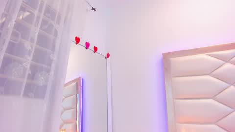 Snapshot of samanthaevans4 chatting on 02/20/25, 02:18 Sweet Samantha online show from 02/20/25, 02:18