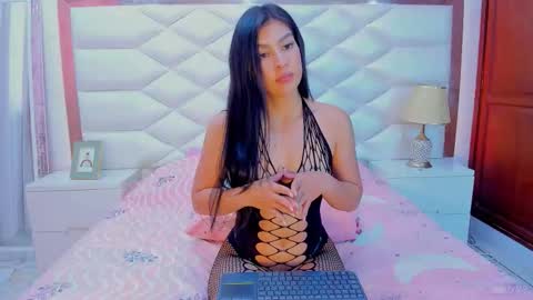 Snapshot of samanthaevans4 chatting on 10/17/25, 08:44 Sweet Samantha online show from 10/17/25, 08:44
