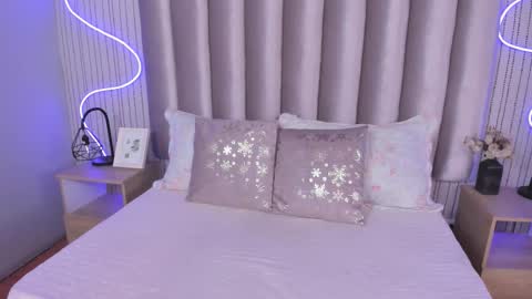 Alejandra  online show from 09/27/25, 12:54