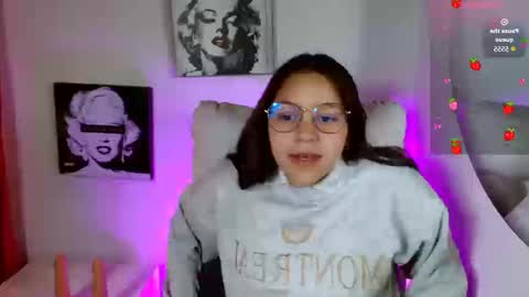 Samantha online show from 09/15/25, 02:17