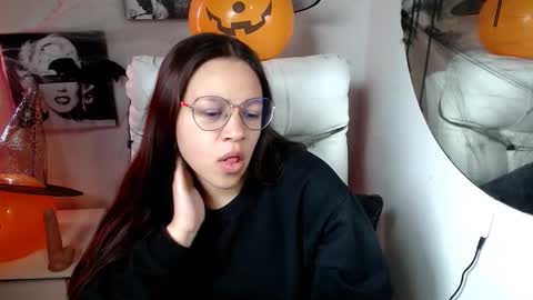 Samantha online show from 10/15/25, 03:34