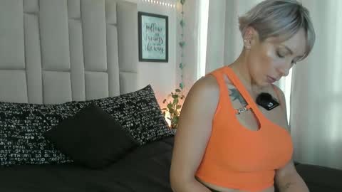Snapshot of samanthaxmami chatting on 02/08/25, 10:08 Samixmami online show from 02/08/25, 10:08