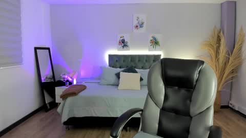 samara_hilton_2 online show from 10/03/25, 09:34