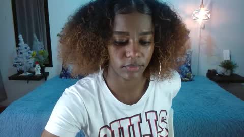 samara_roxx online show from 11/17/25, 02:39