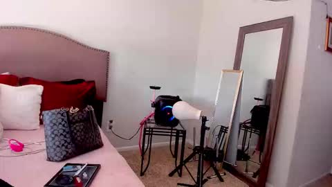 Yaya online show from 10/30/25, 05:02