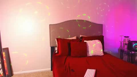 Yaya online show from 11/12/25, 08:48