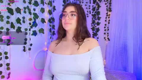Snapshot of samii_evans chatting on 09/10/25, 04:01 samii evans online show from 09/10/25, 04:01