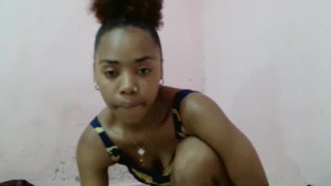 samina2255 online show from 11/18/25, 09:52