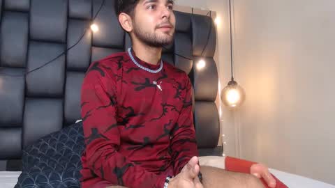 Snapshot of samir_bear chatting on 02/20/25, 12:15 Samir online show from 02/20/25, 12:15