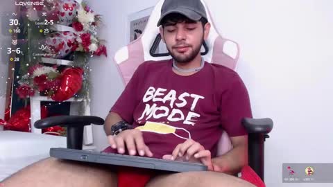Snapshot of samir_bear chatting on 02/21/25, 12:28 Samir online show from 02/21/25, 12:28