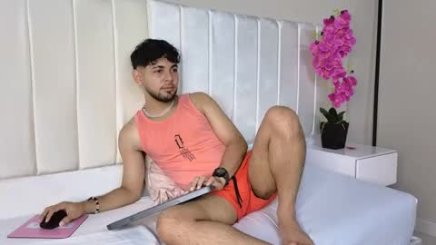 Snapshot of samir_bear chatting on 02/26/25, 12:25 Samir online show from 02/26/25, 12:25