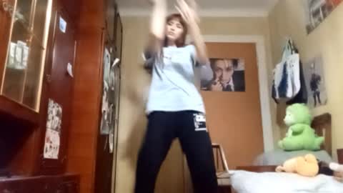 Mira online show from 11/19/25, 04:18