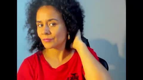 Snapshot of samm_hoti chatting on 11/16/25, 12:38 sam online show from 11/16/25, 12:38