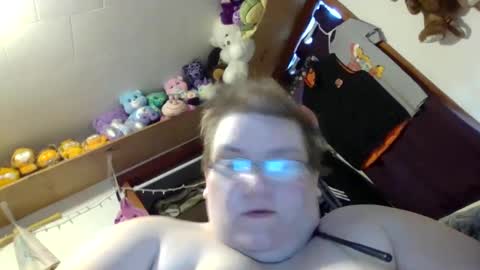 Snapshot of sammiejean85 chatting on 12/17/24, 02:44 SammieJean online show from 12/17/24, 02:44