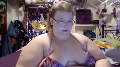 Snapshot of sammiejean85 chatting on 11/12/25, 02:06 SammieJean online show from 11/12/25, 02:06