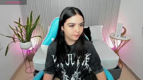 Snapshot of sammy_cutee chatting on 03/04/25, 07:43 S A M M Y online show from 03/04/25, 07:43