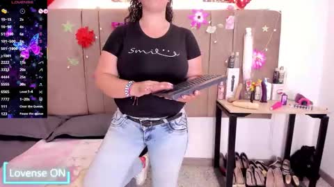Snapshot of sammy_mature_ chatting on 09/11/25, 10:32 Sammy online show from 09/11/25, 10:32