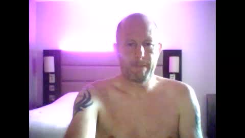 Snapshot of sammyb1821 chatting on 09/15/25, 02:06 sammyb1821 online show from 09/15/25, 02:06