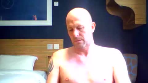 Snapshot of sammyb1821 chatting on 09/29/25, 11:37 sammyb1821 online show from 09/29/25, 11:37