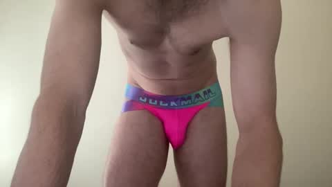 Snapshot of samt2527 chatting on 09/28/25, 05:35 SamT online show from 09/28/25, 05:35