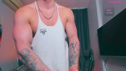 Snapshot of samuel_andrew chatting on 02/21/25, 04:51 Samuel online show from 02/21/25, 04:51
