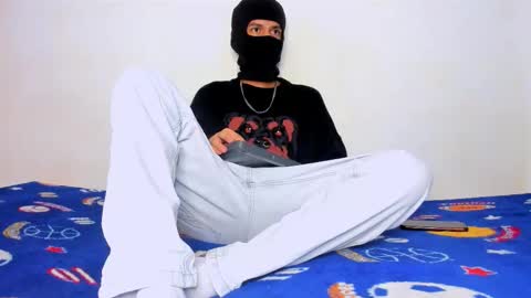 Snapshot of samuel_suarez chatting on 10/21/25, 11:22 online show from 10/21/25, 11:22