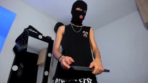 Snapshot of samuel_suarez chatting on 11/04/25, 01:16 online show from 11/04/25, 01:16