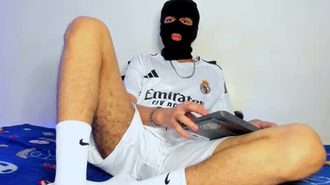 Snapshot of samuel_suarez chatting on 11/28/25, 05:54 online show from 11/28/25, 05:54