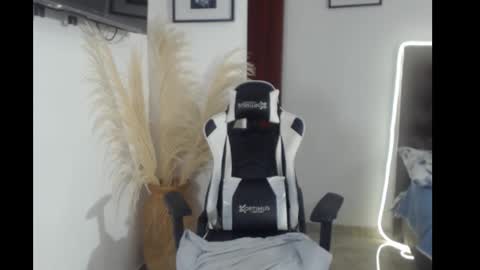 Snapshot of samy_vsn chatting on 10/11/25, 12:54 samy_vsn online show from 10/11/25, 12:54