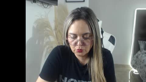 Snapshot of samy_vsn chatting on 10/14/25, 12:22 samy_vsn online show from 10/14/25, 12:22