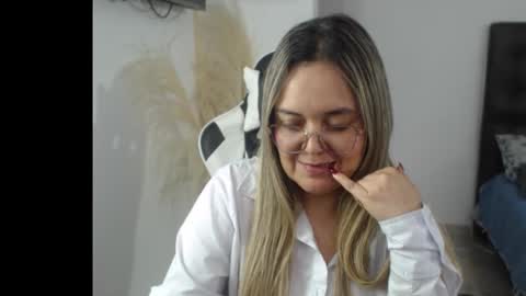 Snapshot of samy_vsn chatting on 10/15/25, 09:15 samy_vsn online show from 10/15/25, 09:15