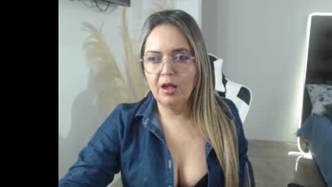 Snapshot of samy_vsn chatting on 10/17/25, 06:54 samy_vsn online show from 10/17/25, 06:54