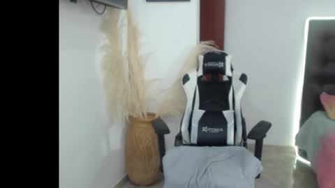 Snapshot of samy_vsn chatting on 11/10/25, 07:24 samy_vsn online show from 11/10/25, 07:24