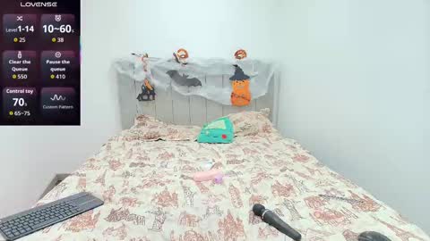 samyq8 online show from 10/24/25, 11:34