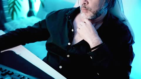 Sanders online show from 02/02/25, 03:43