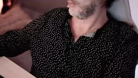 Sanders online show from 02/11/25, 02:25