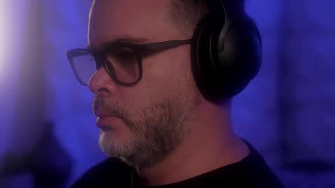 Sanders online show from 10/14/25, 04:02