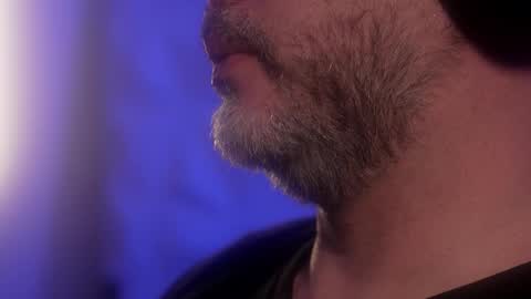 Sanders online show from 10/17/25, 02:15