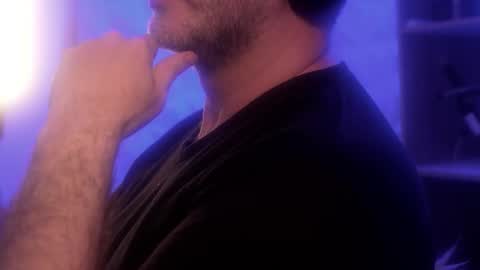 Sanders online show from 11/08/25, 02:45