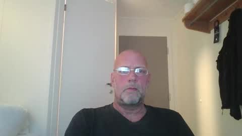 Snapshot of sandnesrune523 chatting on 10/19/25, 11:11 sandnesrune523 online show from 10/19/25, 11:11