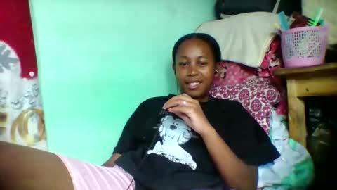 sandra1253099 online show from 10/28/25, 07:27