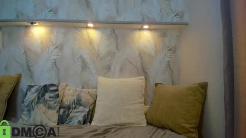 Sandra online show from 11/07/25, 01:49