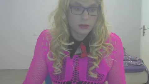 Snapshot of sandraclara chatting on 03/08/25, 01:50 sandraclara online show from 03/08/25, 01:50