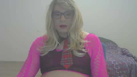 Snapshot of sandraclara chatting on 03/08/25, 11:39 sandraclara online show from 03/08/25, 11:39