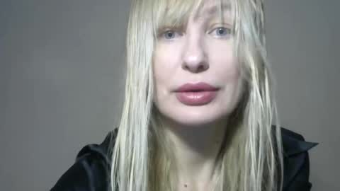 Snapshot of sandraglamour chatting on 01/25/25, 09:04 Sandra online show from 01/25/25, 09:04