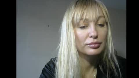 Snapshot of sandraglamour chatting on 03/04/25, 08:46 Sandra online show from 03/04/25, 08:46