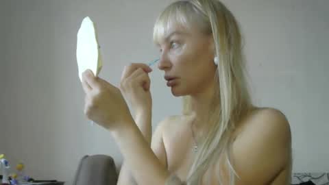 Snapshot of sandraglamour chatting on 09/19/25, 09:32 Sandra online show from 09/19/25, 09:32